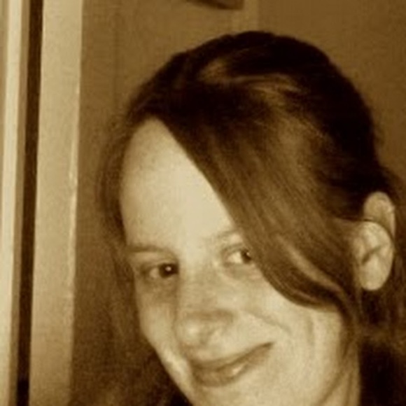 Meet your Posher, Beth - Picture 1 of 1